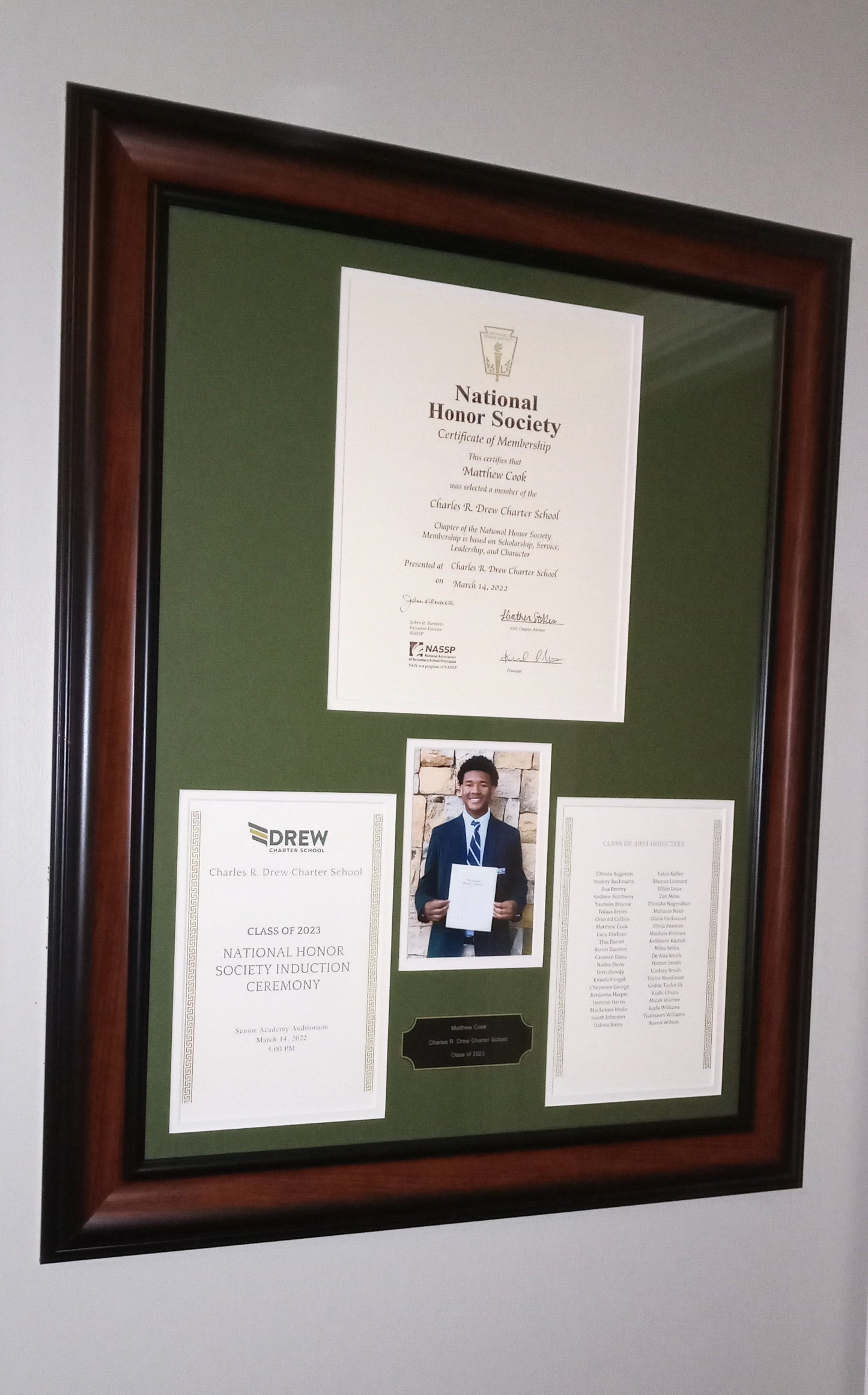 CUSTOM DIPLOMA FRAME